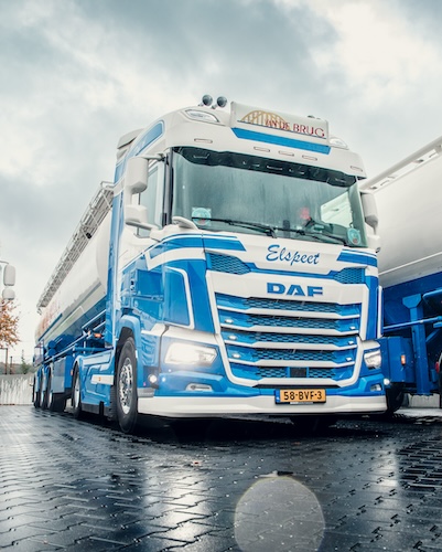 Van de Brug DAF-truck met bulkoplegger